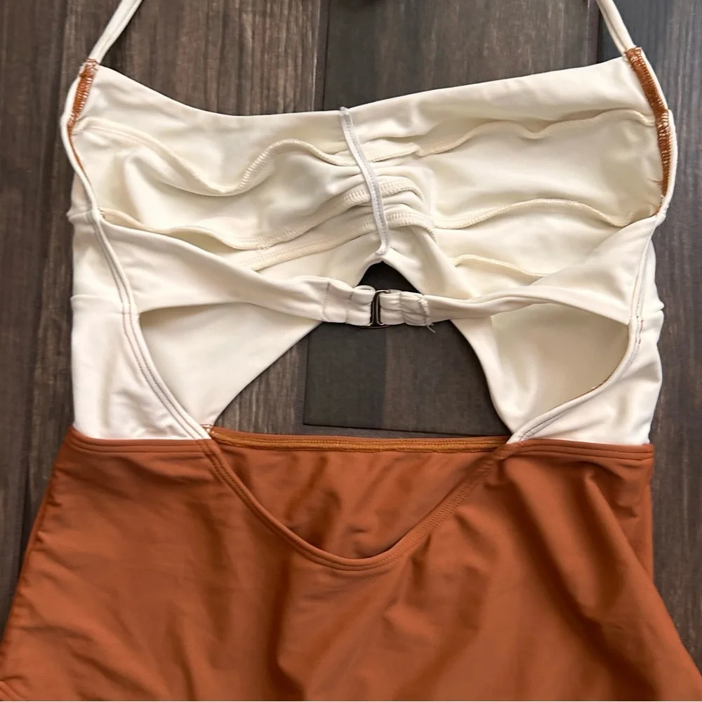 Raising Wild Erika Cut Out One Piece Swimsuit in Ivory/Rust Orange Sz M